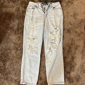 Light wash distressed jeans